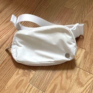 Lululemon Everywhere Belt Bag 1L